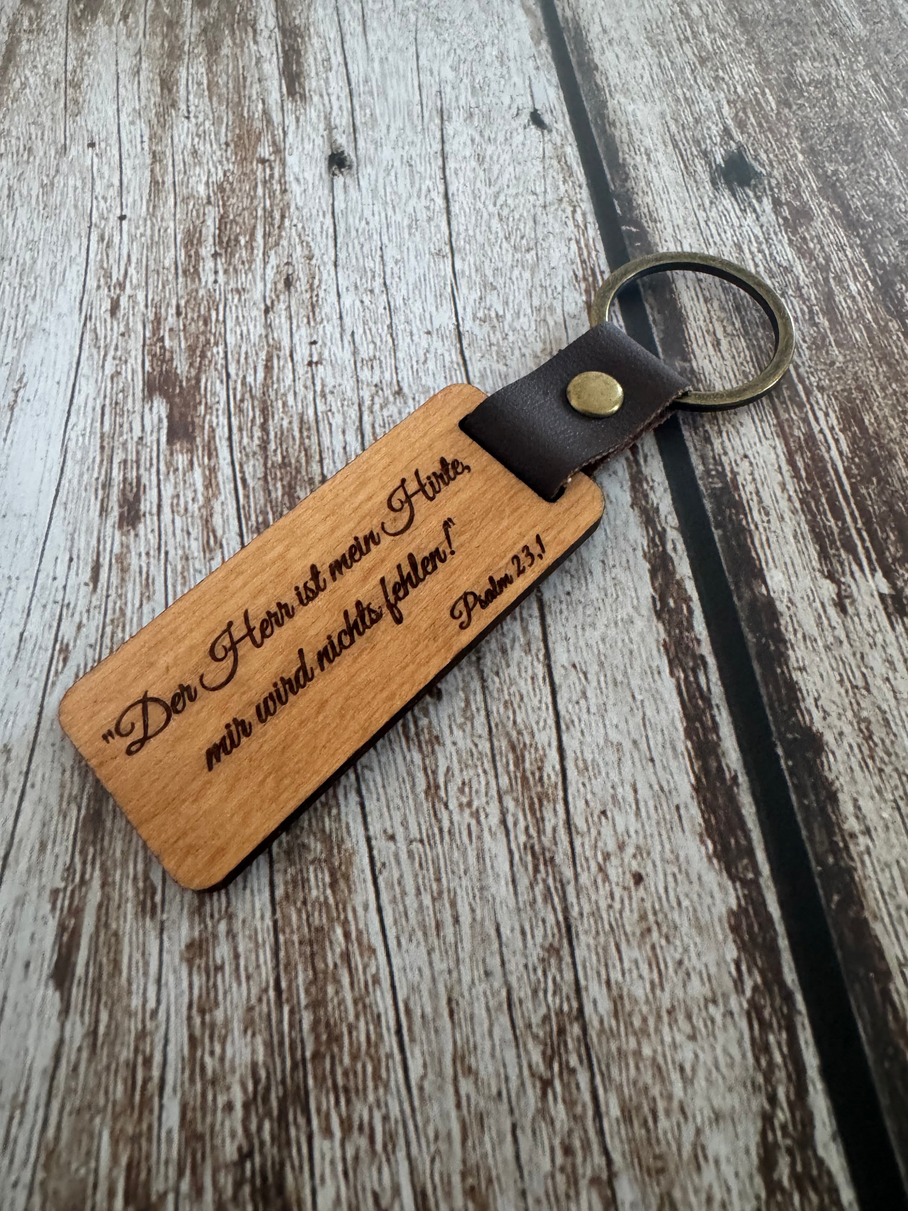 Personalisierter Schlüsselanhänger Holz mit Gravur