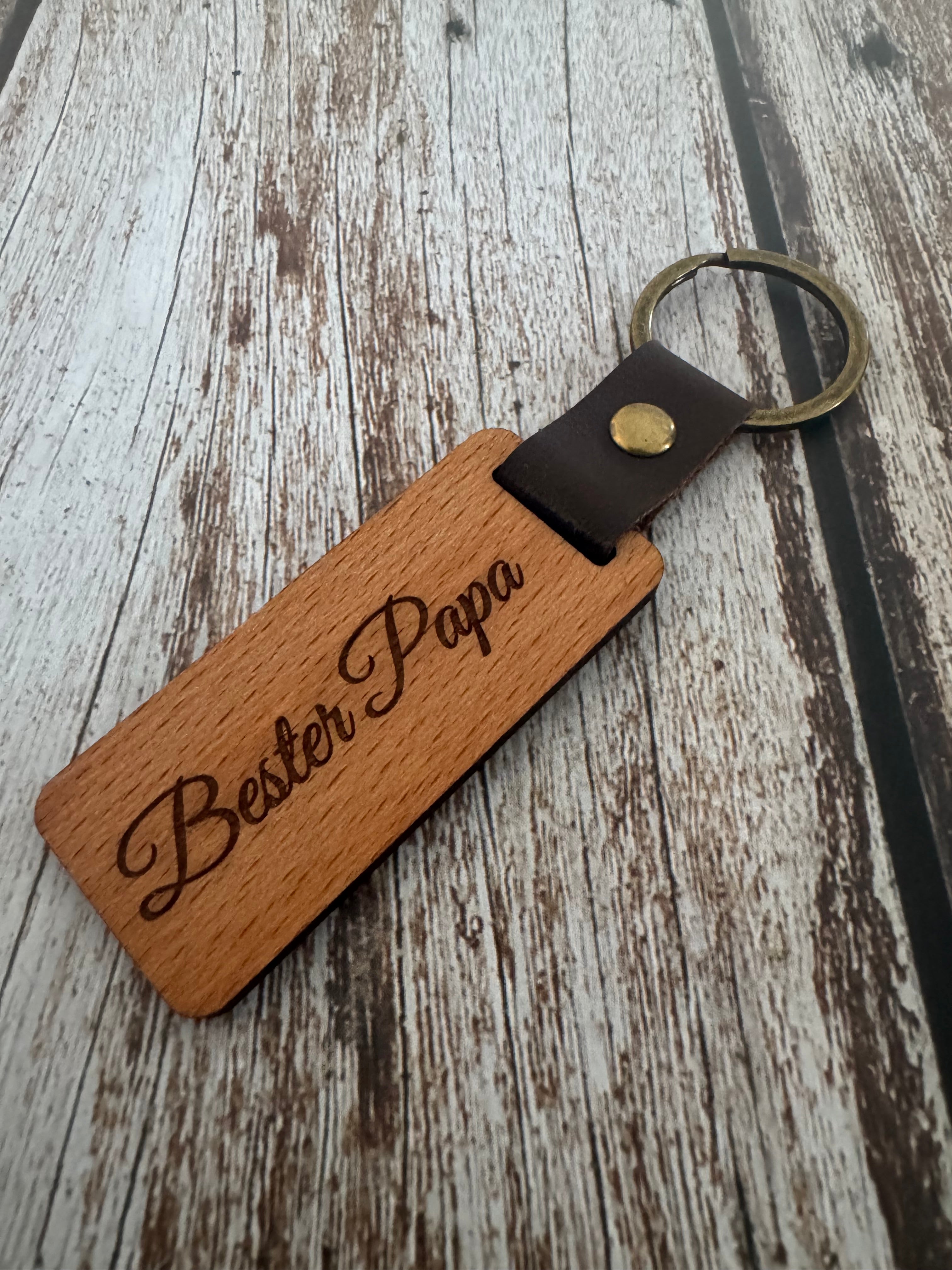 Personalisierter Schlüsselanhänger Holz mit Gravur