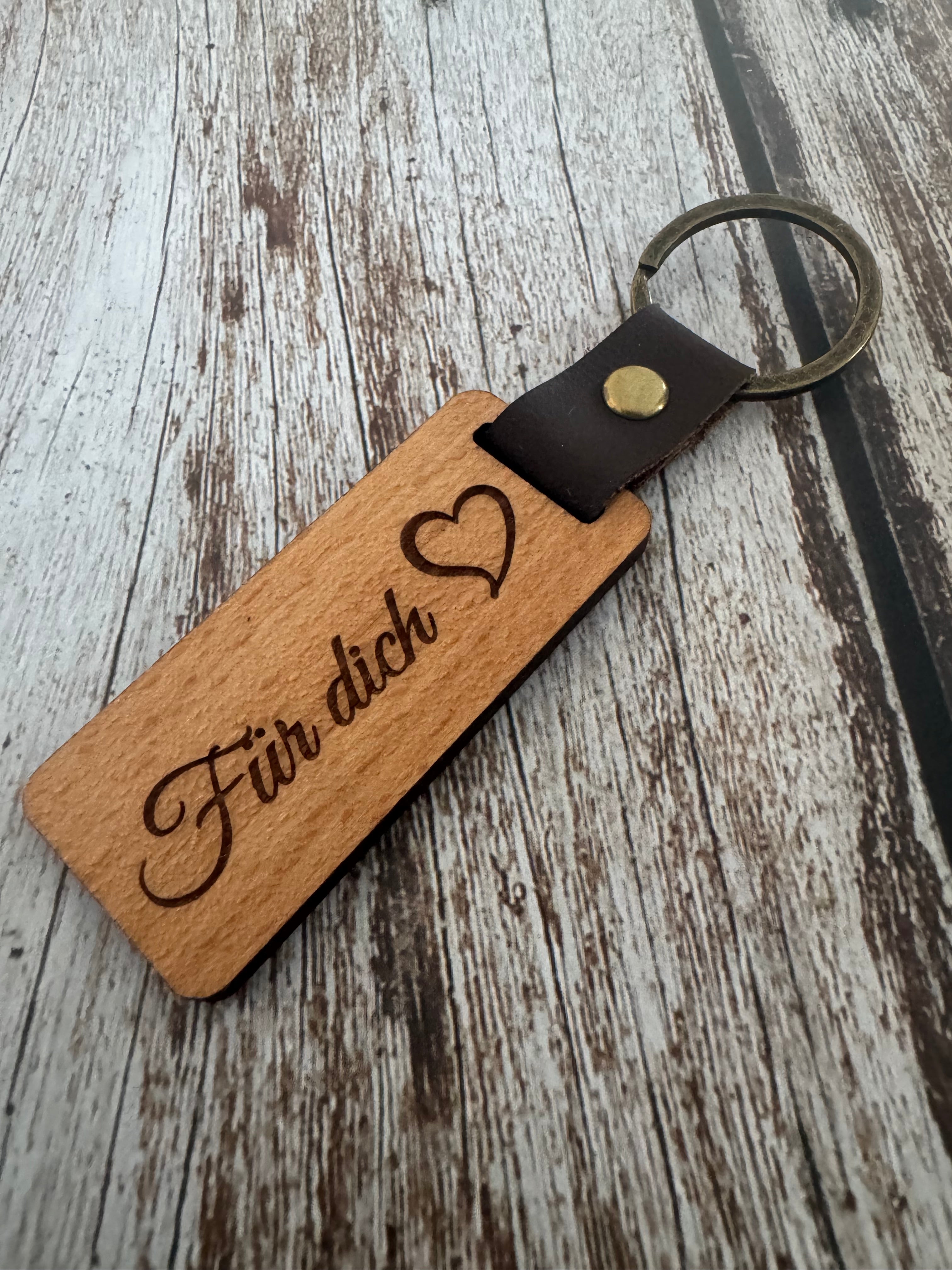 Personalisierter Schlüsselanhänger Holz mit Gravur