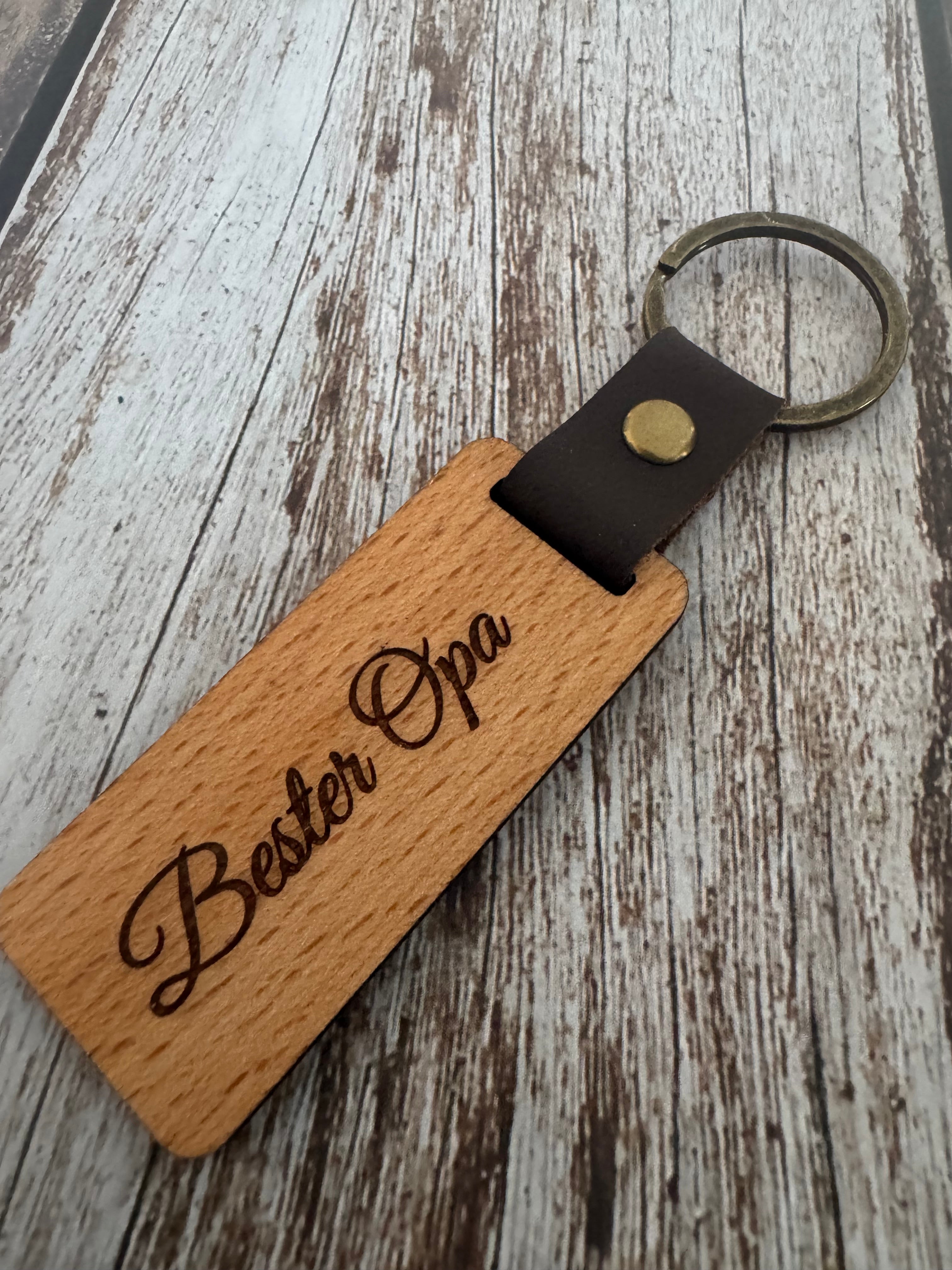Personalisierter Schlüsselanhänger Holz mit Gravur