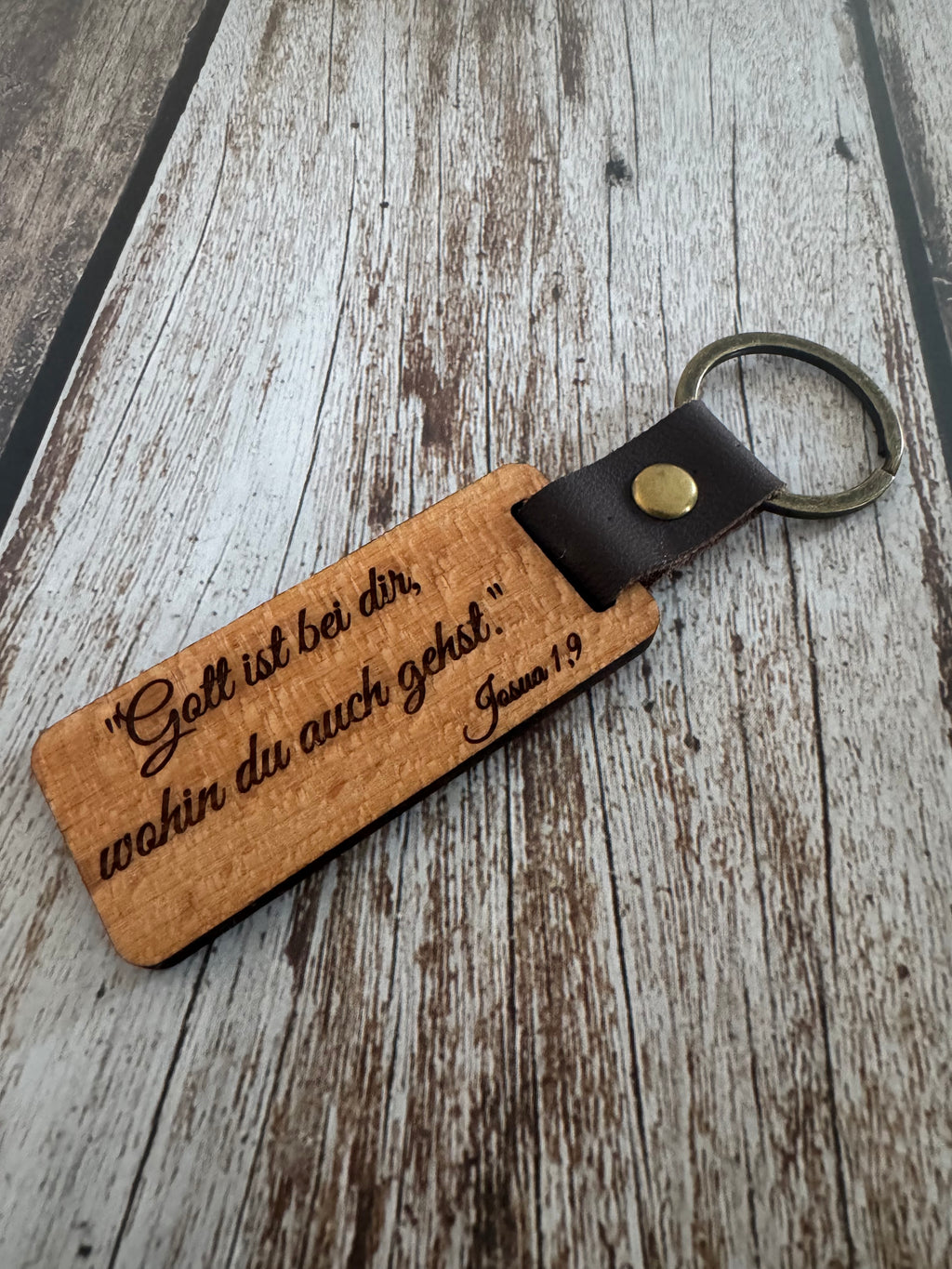 Personalisierter Schlüsselanhänger Holz mit Gravur