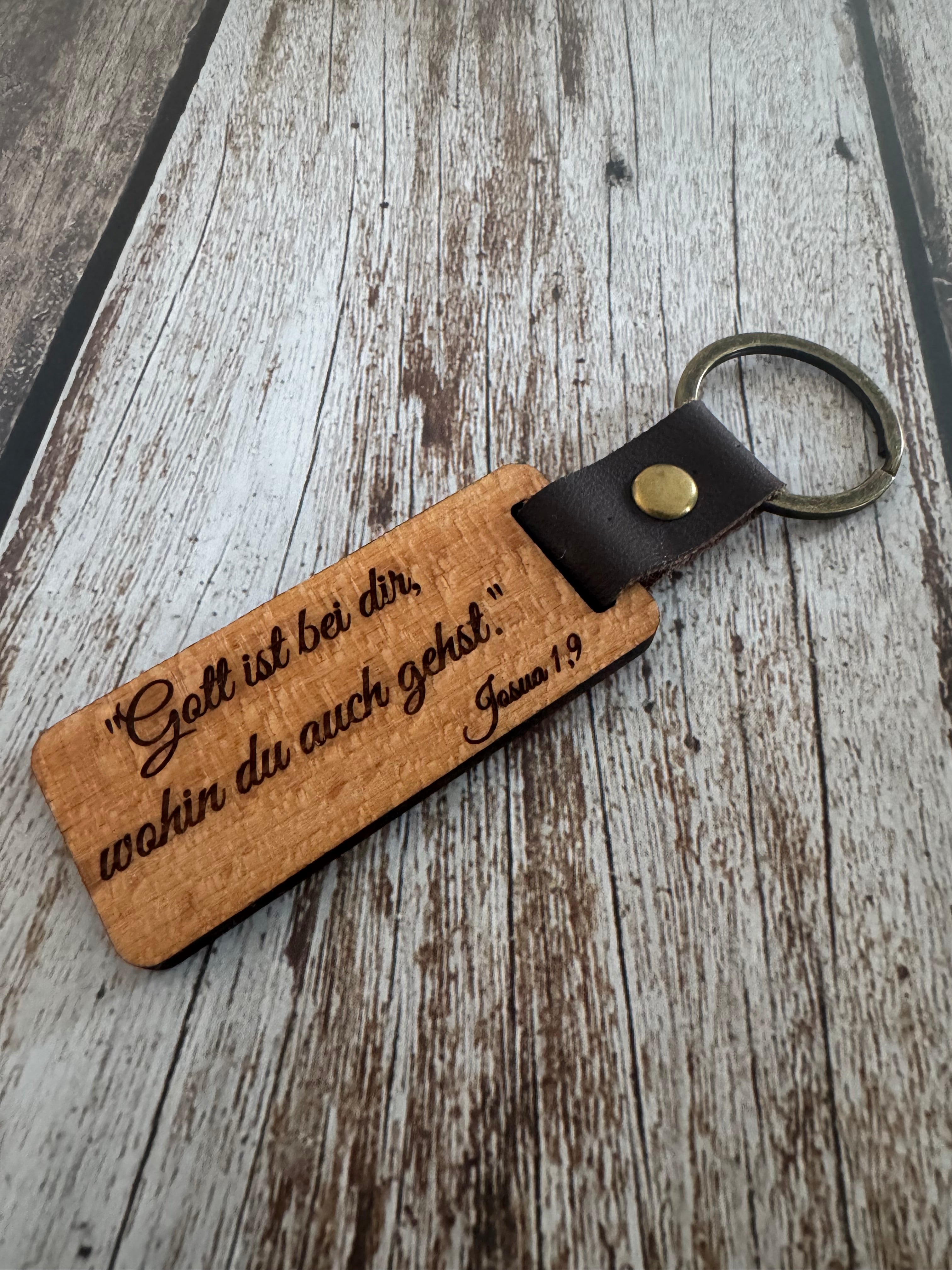 Personalisierter Schlüsselanhänger Holz mit Gravur